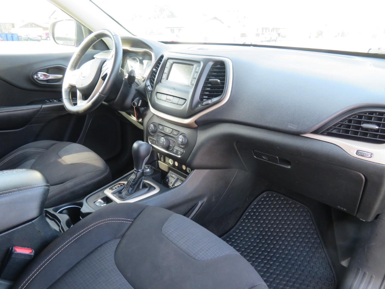 Jeep Cherokee 4WD 4dr Latitude 2015