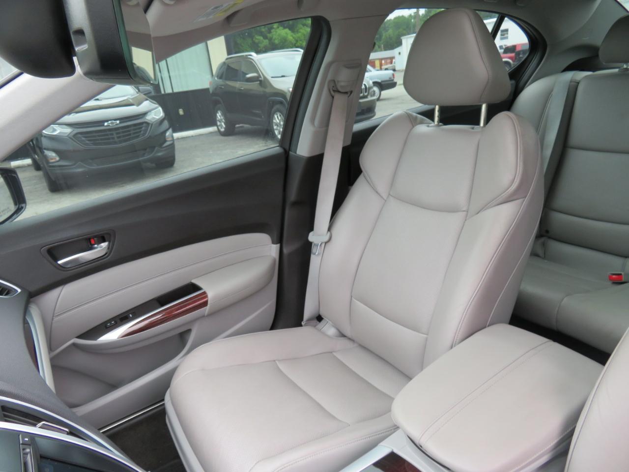 Acura TLX 4dr Sdn FWD V6 Tech 2015