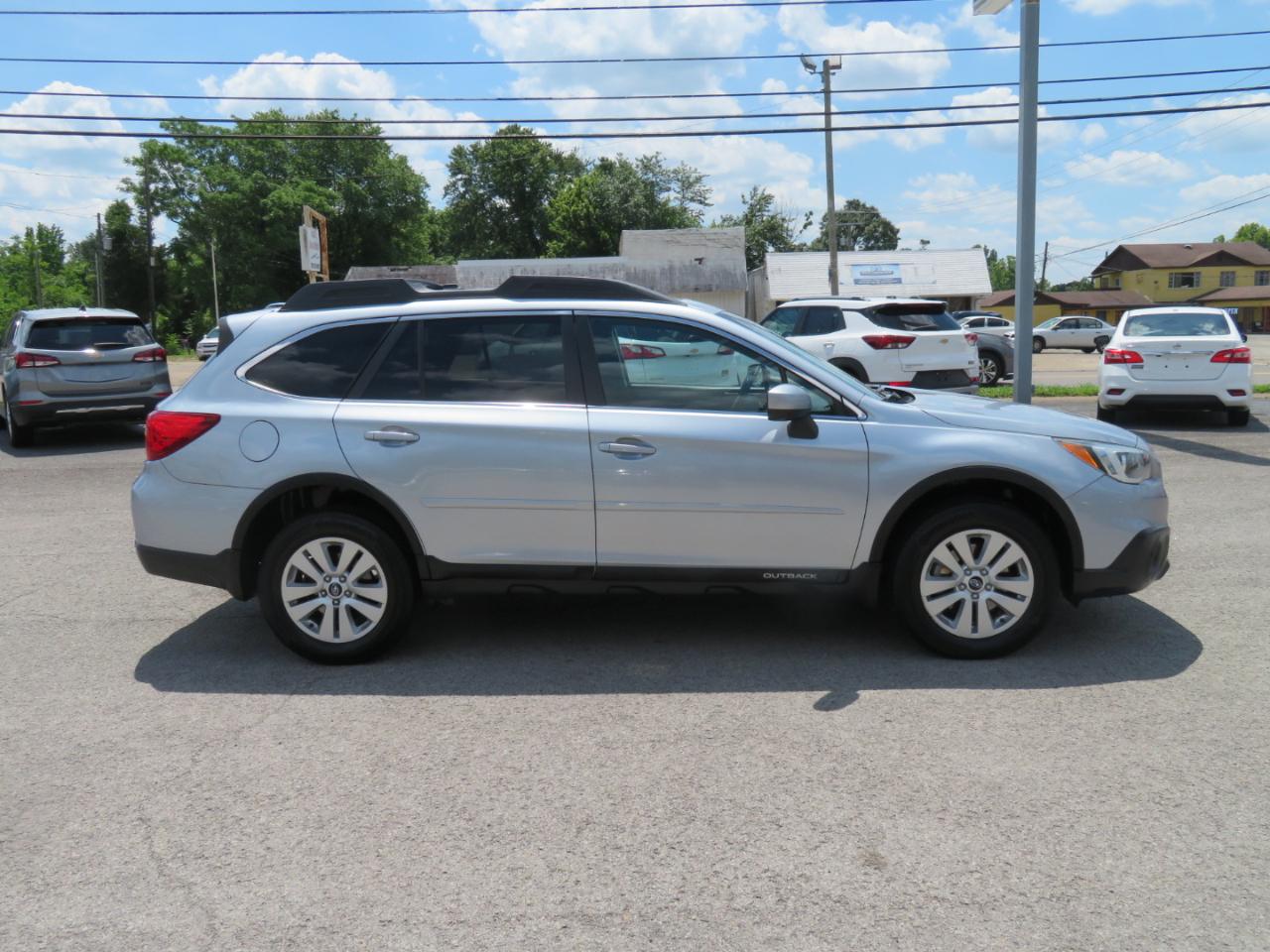 Subaru Outback 4dr Wgn 2.5i Premium 2015