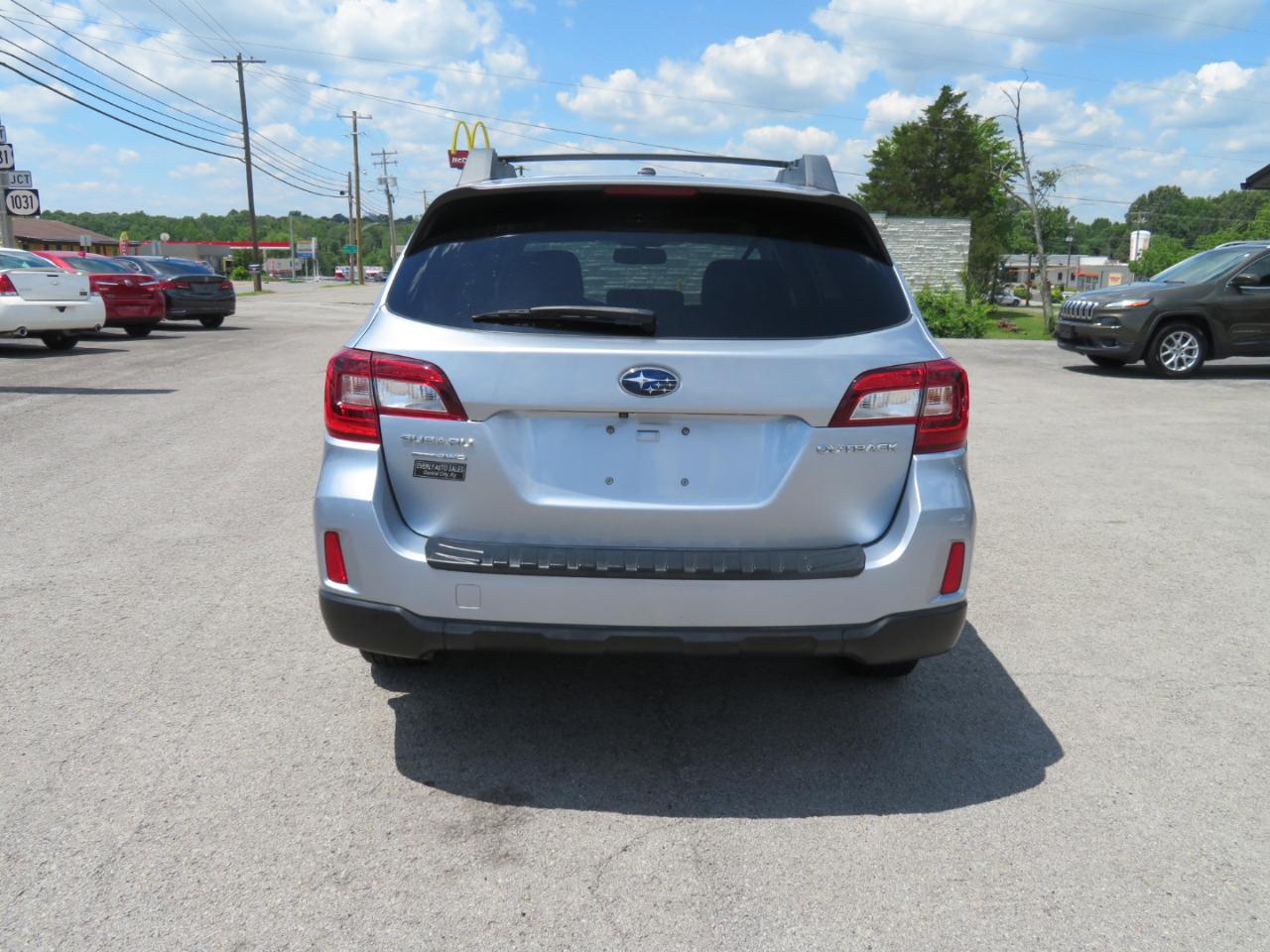 Subaru Outback 4dr Wgn 2.5i Premium 2015