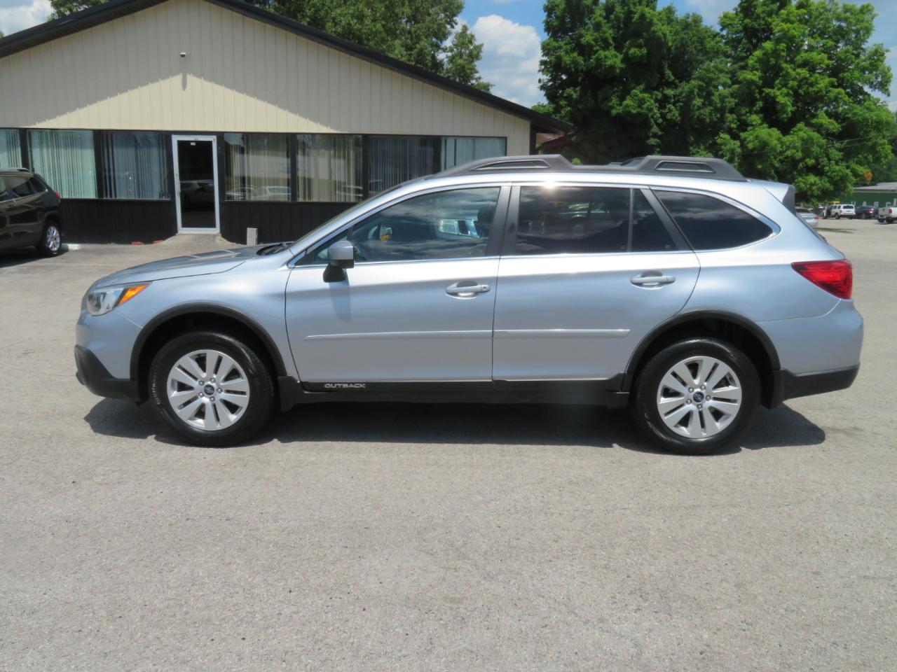 Subaru Outback 4dr Wgn 2.5i Premium 2015