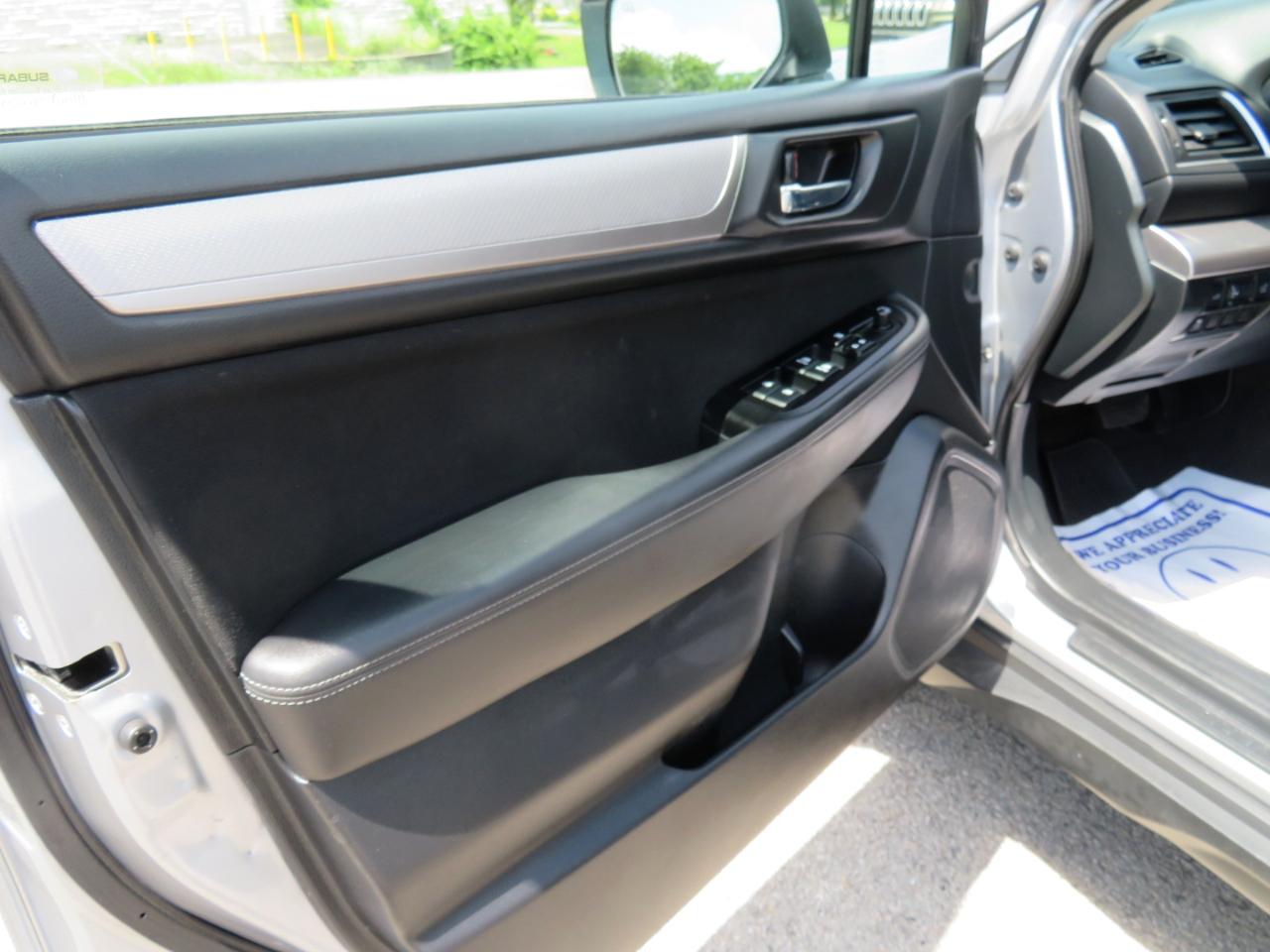 Subaru Outback 4dr Wgn 2.5i Premium 2015