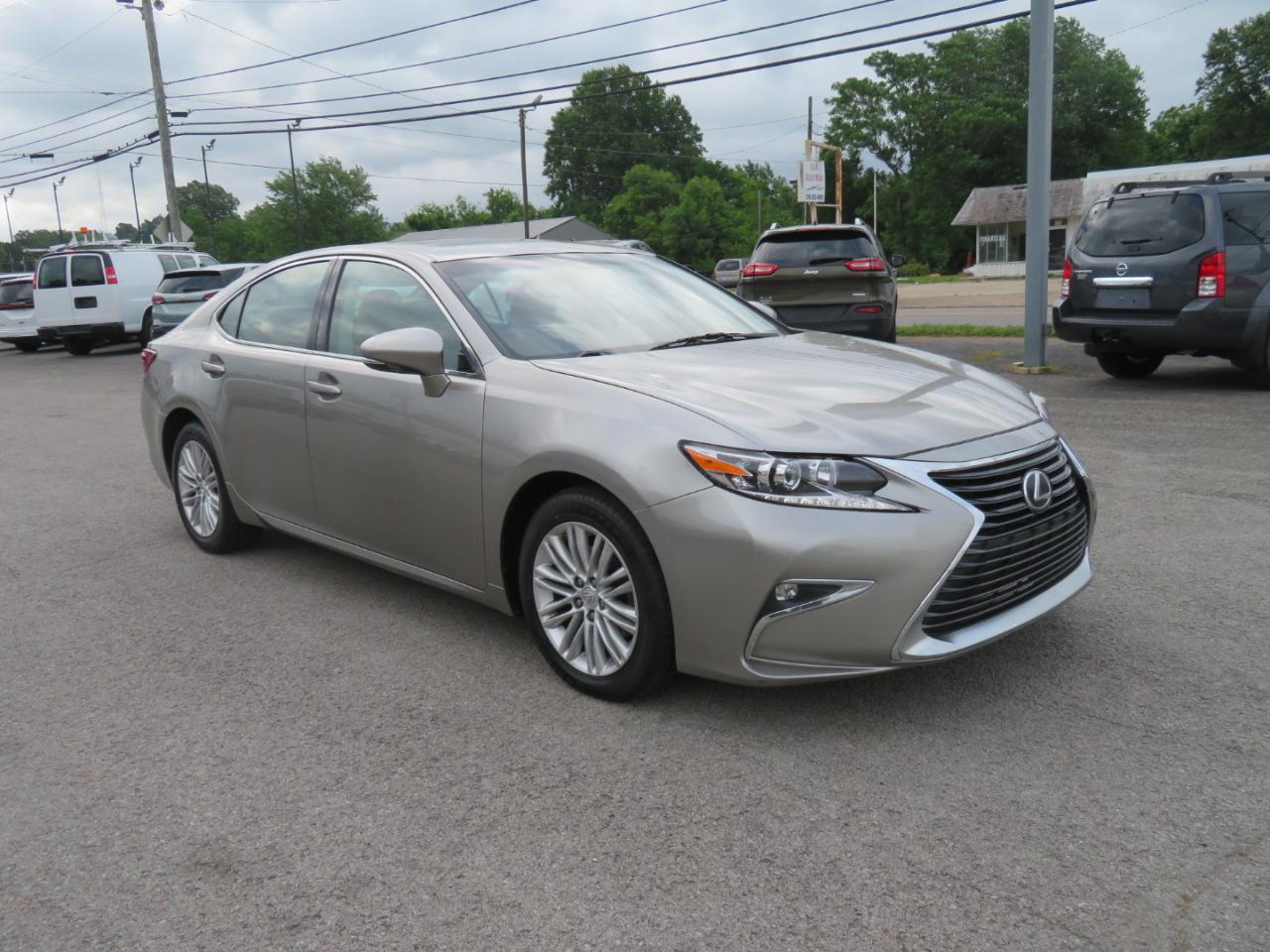 Lexus ES 350 4dr Sdn 2016