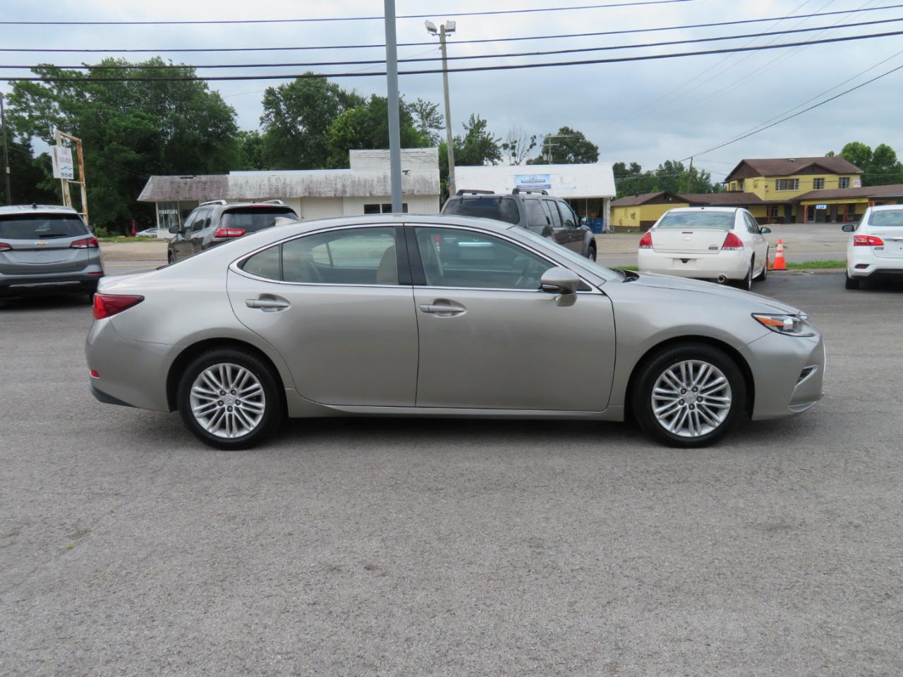 Lexus ES 350 4dr Sdn 2016