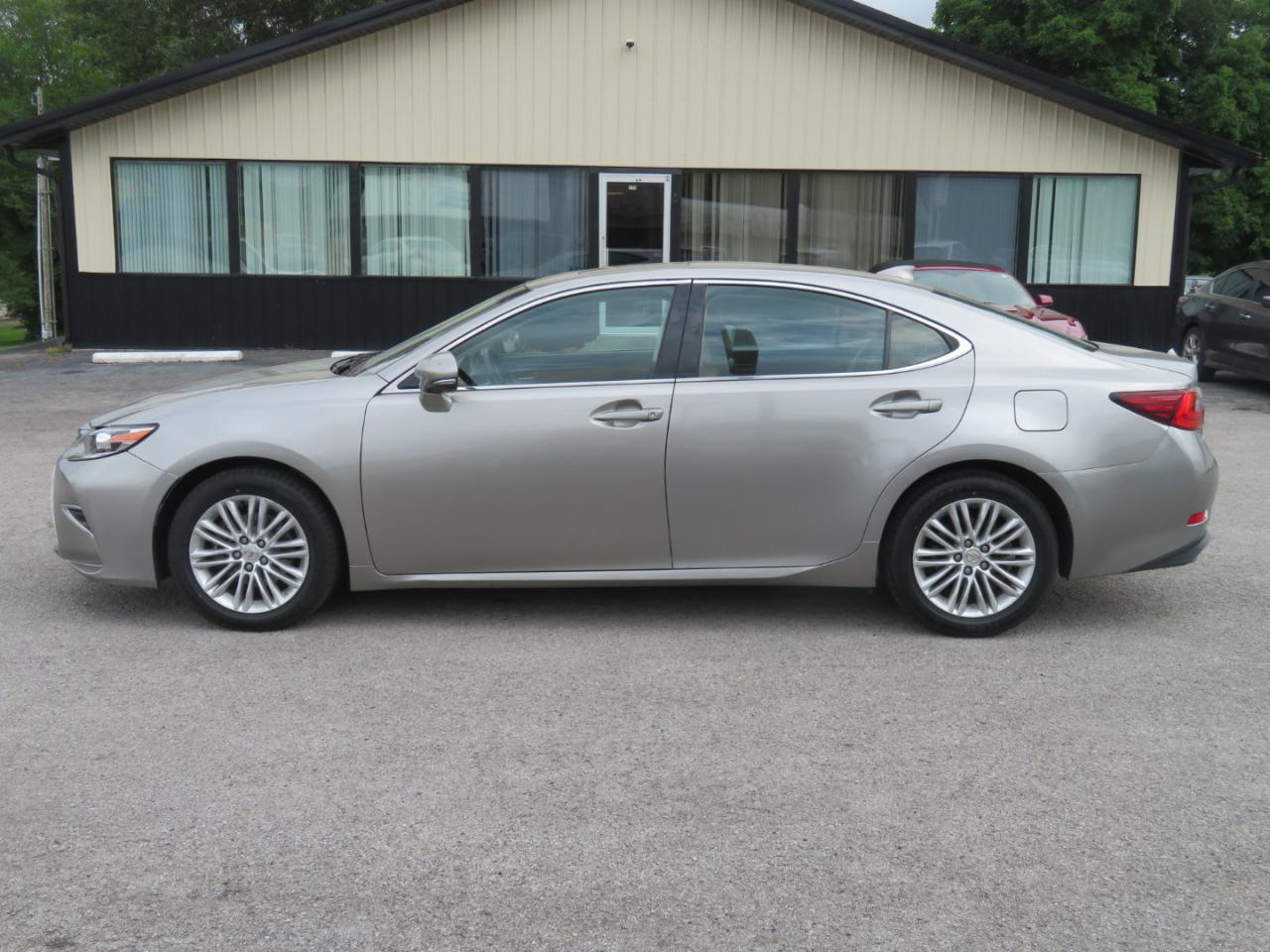 Lexus ES 350 4dr Sdn 2016