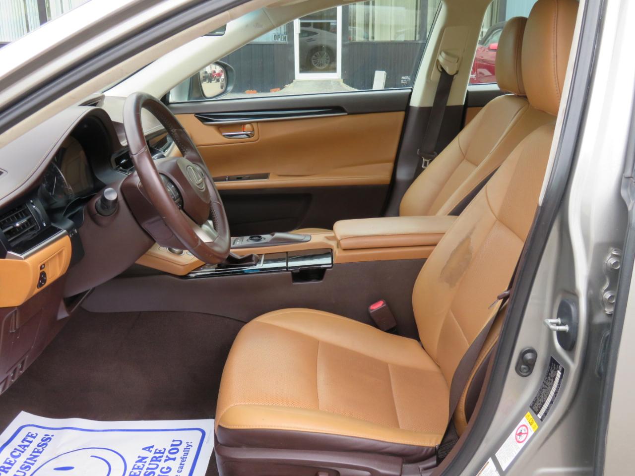 Lexus ES 350 4dr Sdn 2016