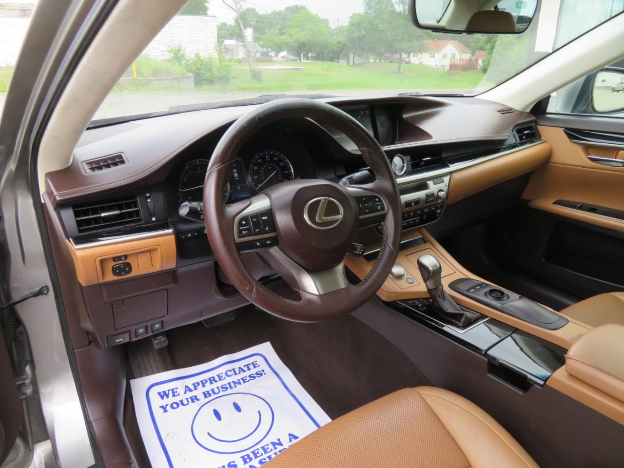 Lexus ES 350 4dr Sdn 2016