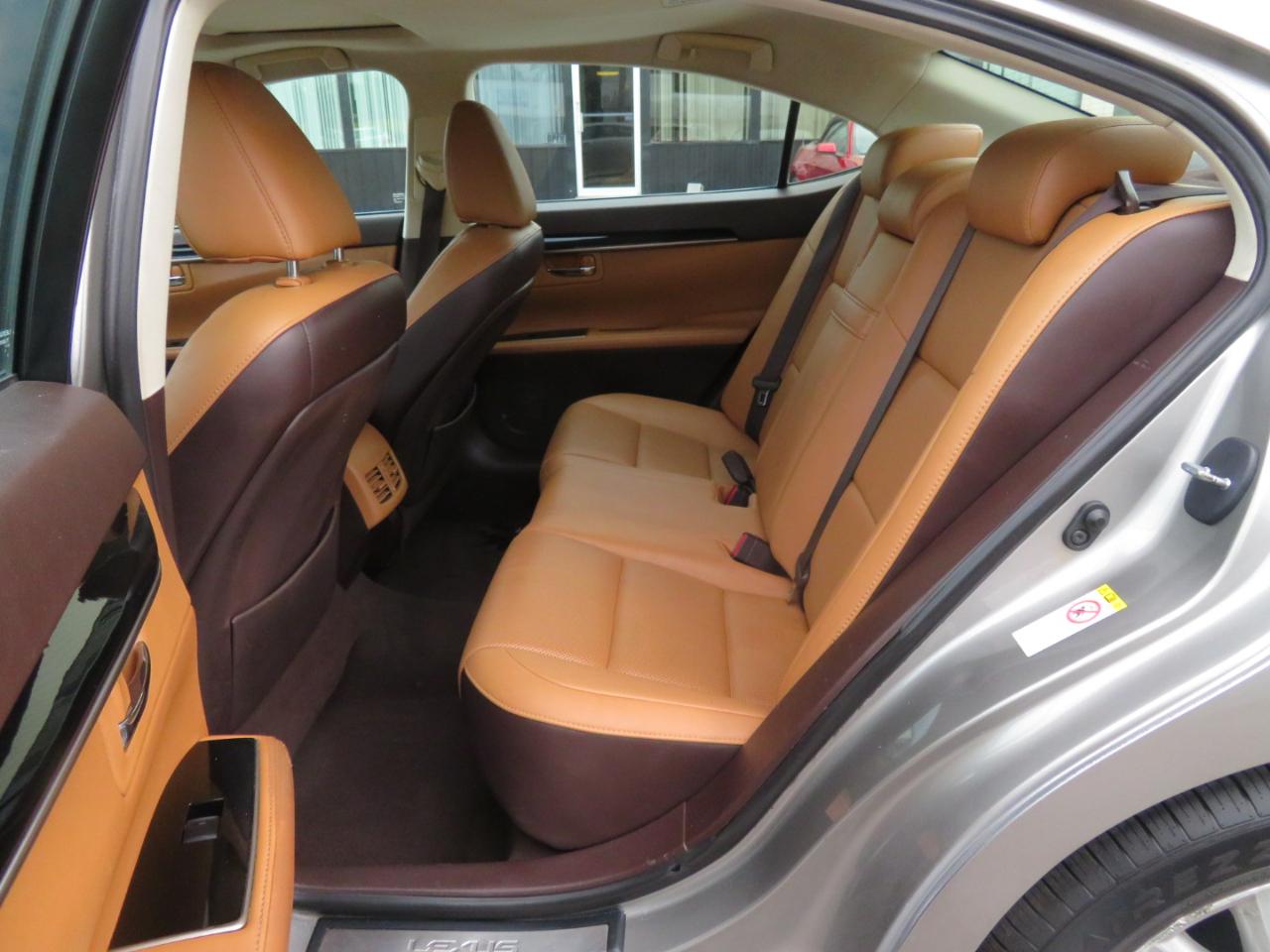 Lexus ES 350 4dr Sdn 2016