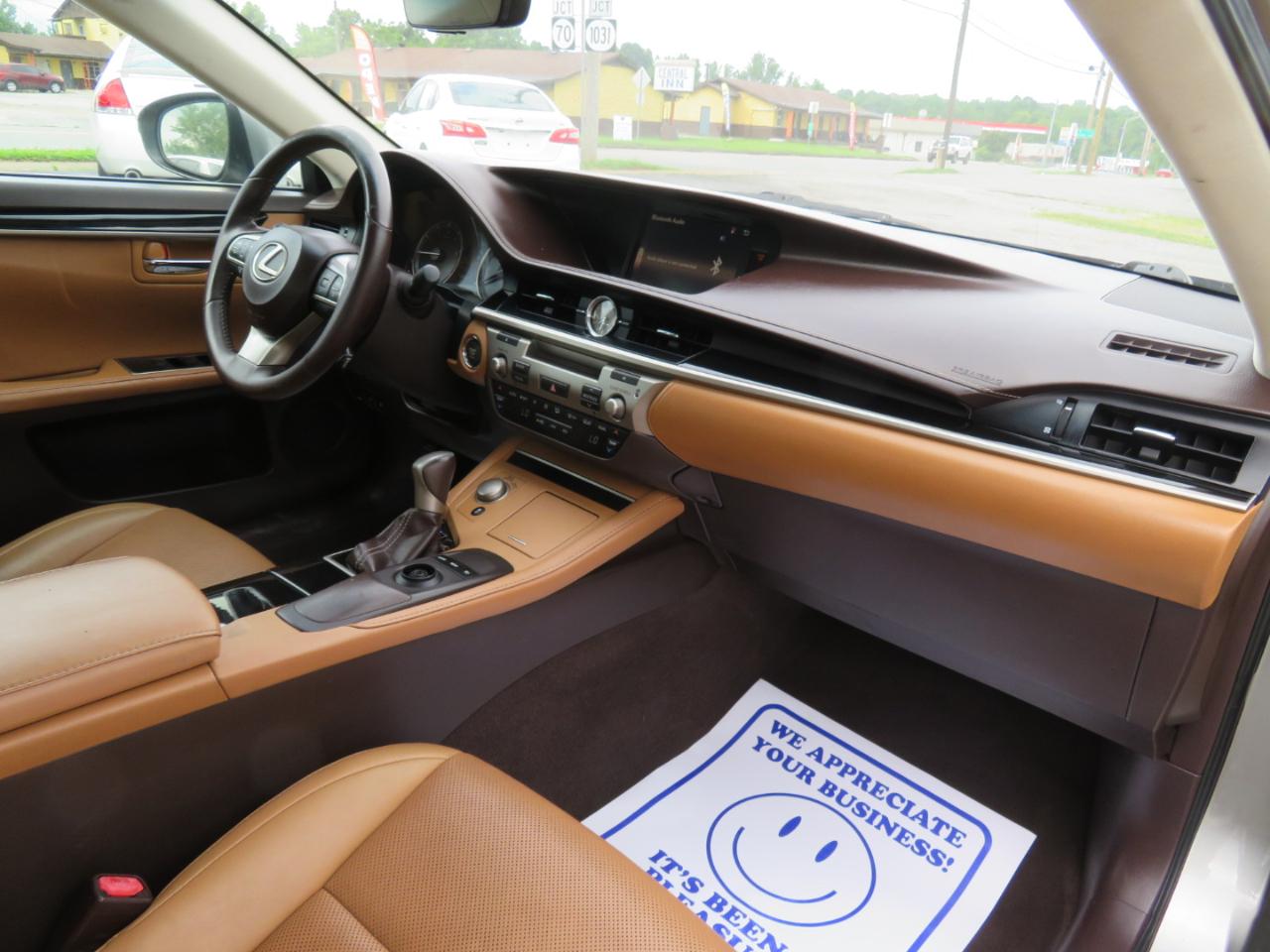 Lexus ES 350 4dr Sdn 2016