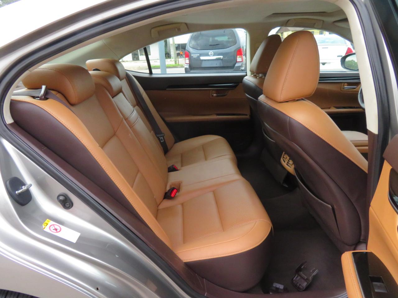Lexus ES 350 4dr Sdn 2016