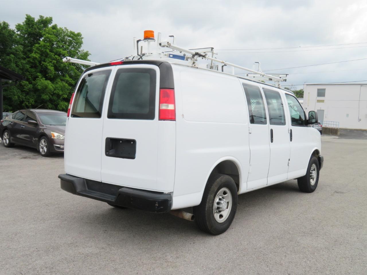 Chevrolet Express Cargo Van RWD 2500 135" 2015