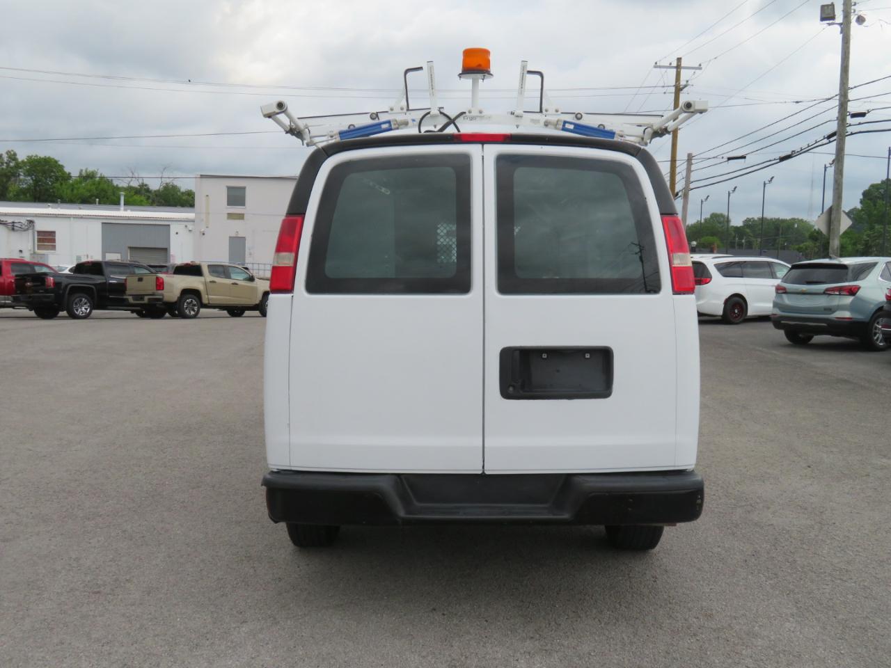 Chevrolet Express Cargo Van RWD 2500 135" 2015