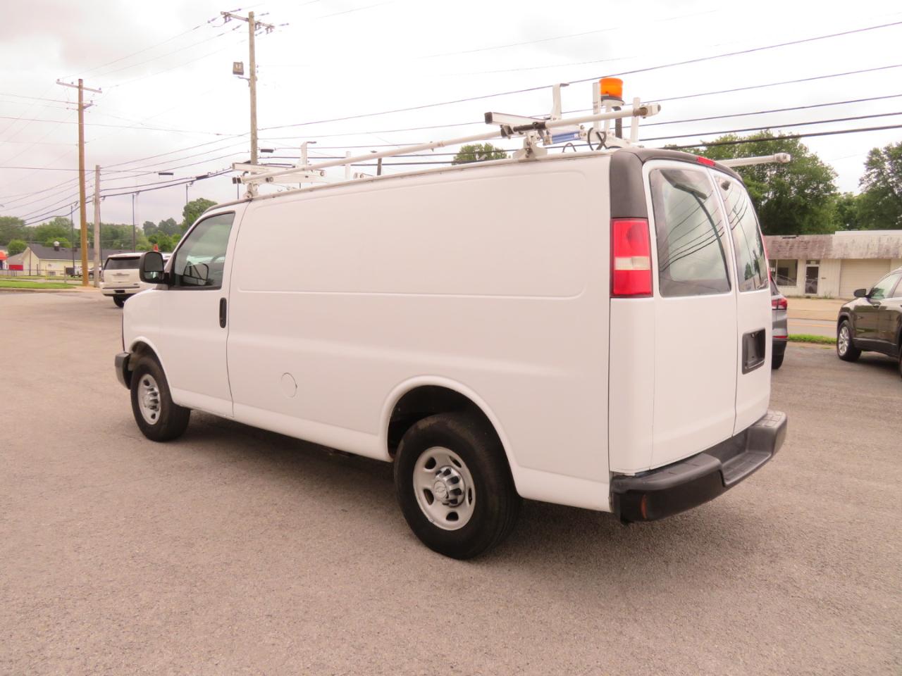 Chevrolet Express Cargo Van RWD 2500 135" 2015