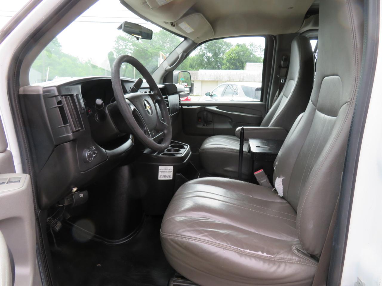 Chevrolet Express Cargo Van RWD 2500 135" 2015