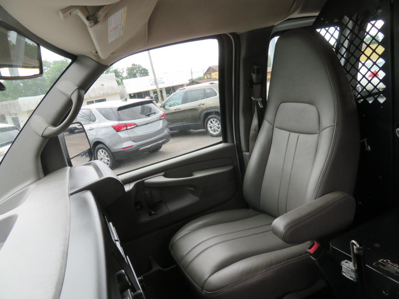 Chevrolet Express Cargo Van RWD 2500 135" 2015