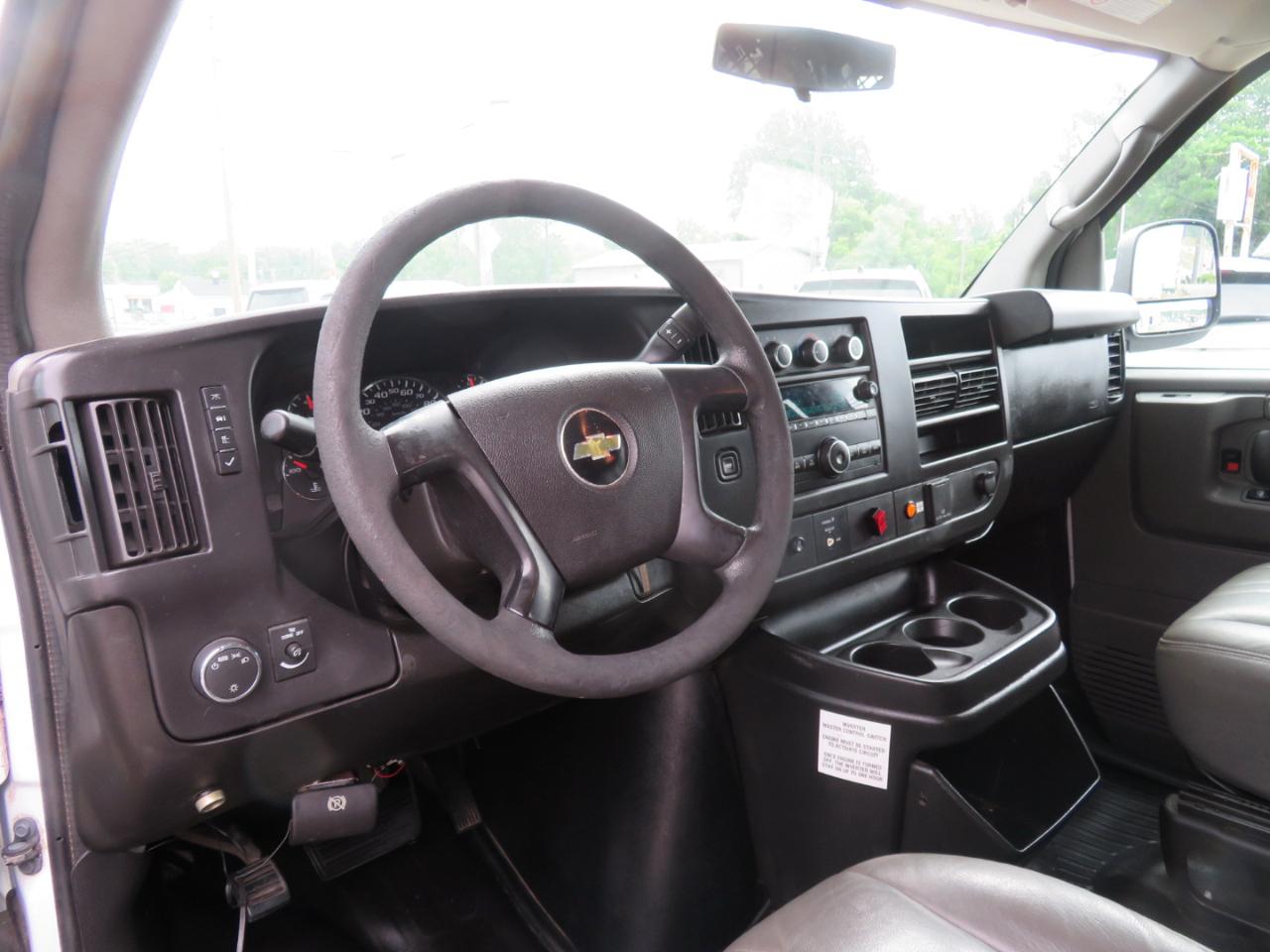 Chevrolet Express Cargo Van RWD 2500 135" 2015