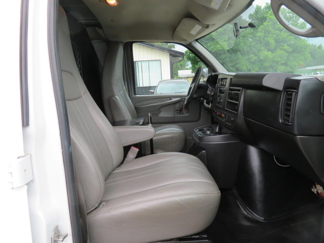 Chevrolet Express Cargo Van RWD 2500 135" 2015