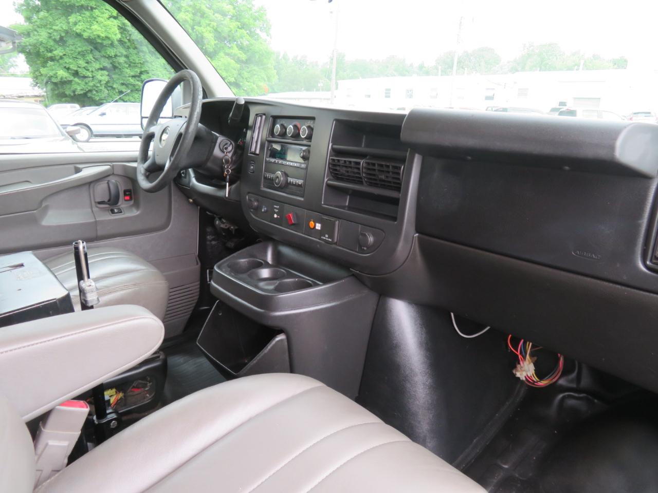 Chevrolet Express Cargo Van RWD 2500 135" 2015