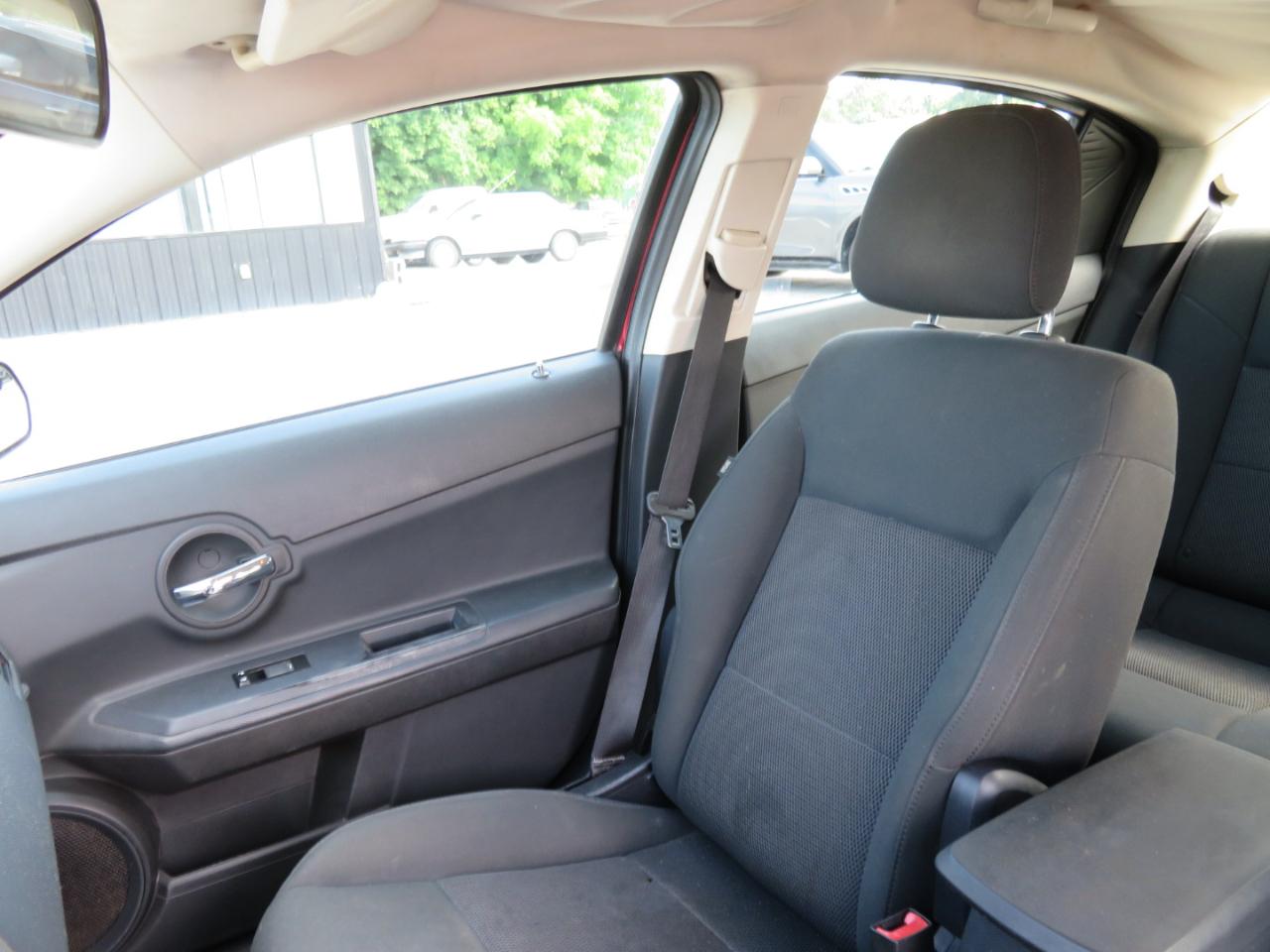 Dodge Avenger 4dr Sdn SXT 2010