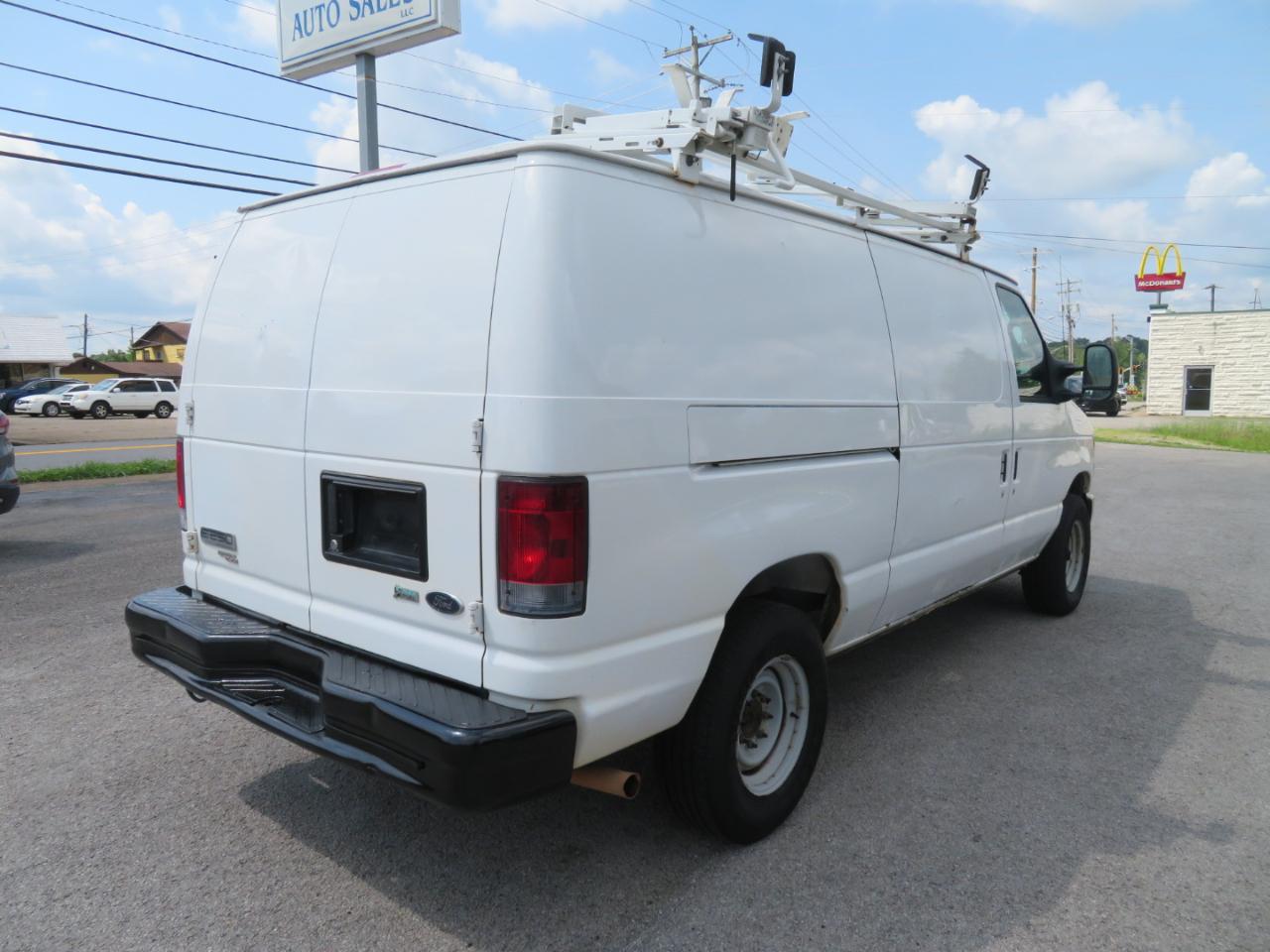 Ford Econoline Cargo Van E-250 Commercial 2012