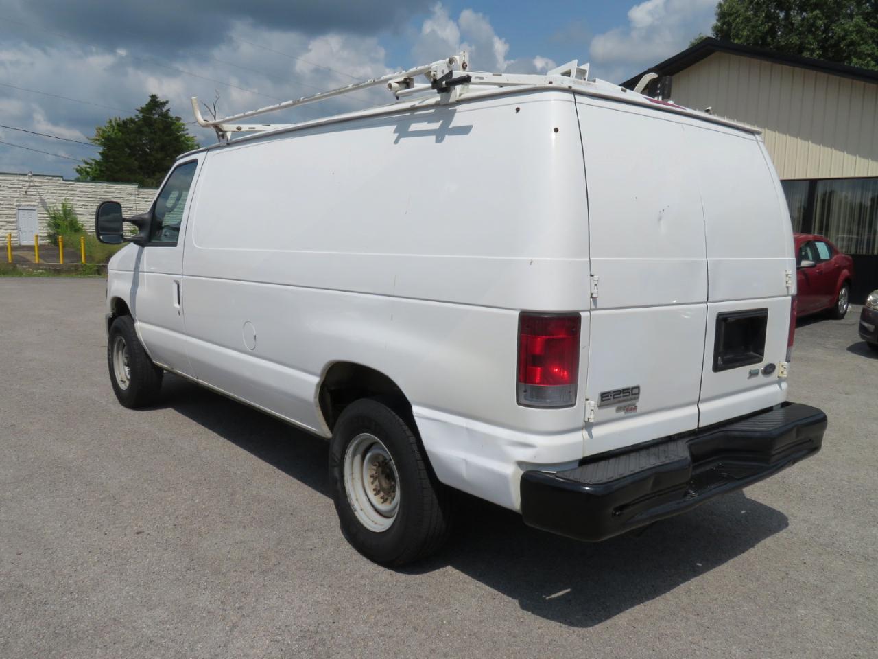 Ford Econoline Cargo Van E-250 Commercial 2012