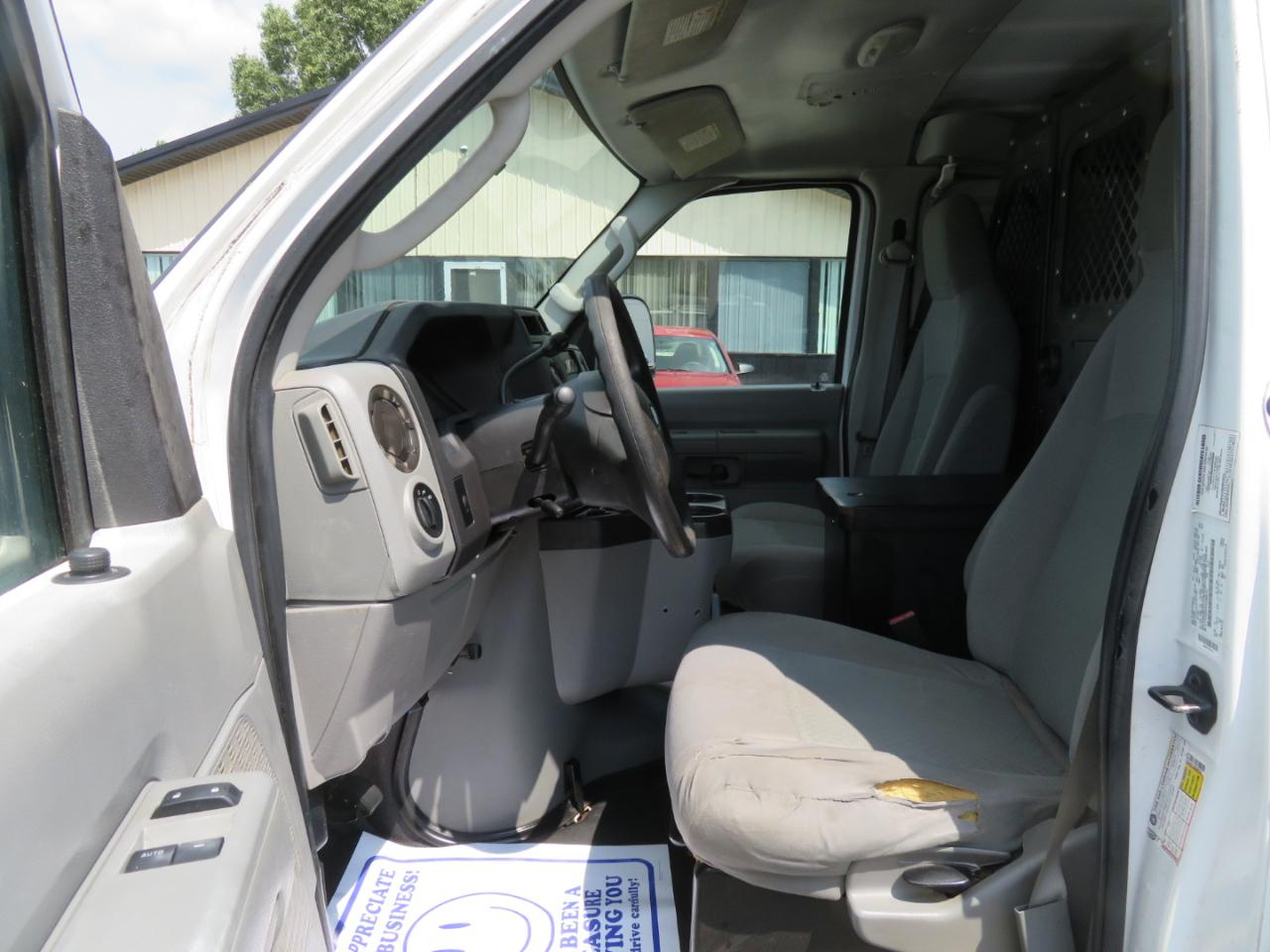 Ford Econoline Cargo Van E-250 Commercial 2012