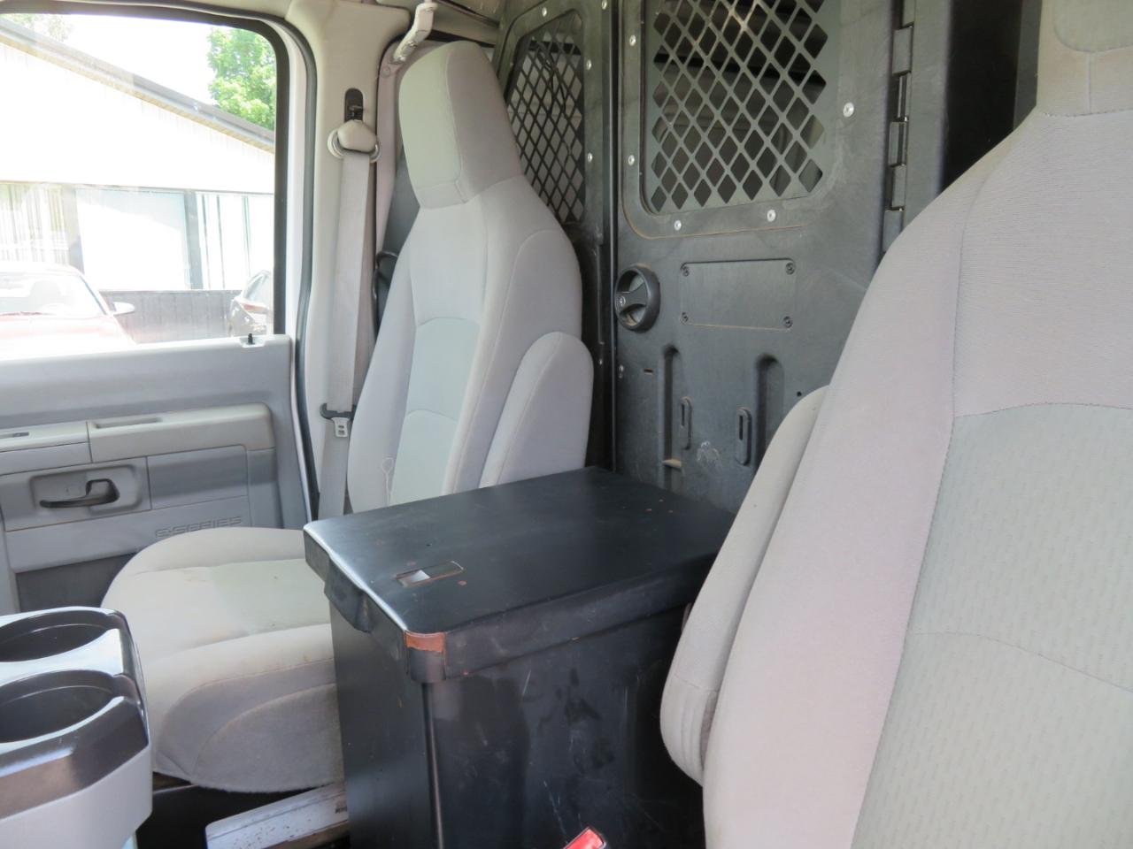 Ford Econoline Cargo Van E-250 Commercial 2012