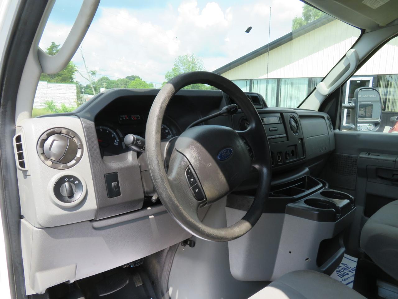 Ford Econoline Cargo Van E-250 Commercial 2012