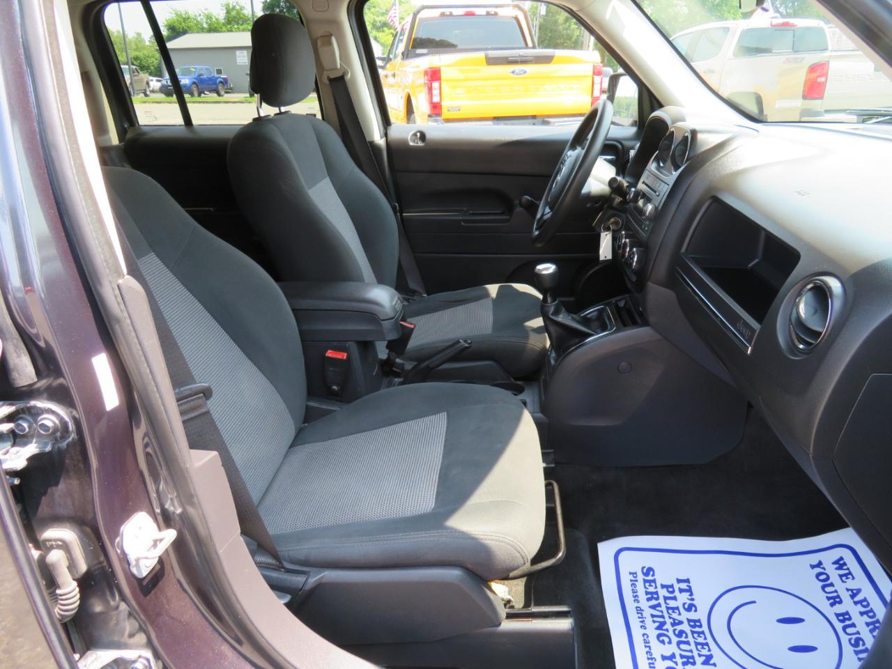 Jeep Patriot FWD 4dr Sport 2015