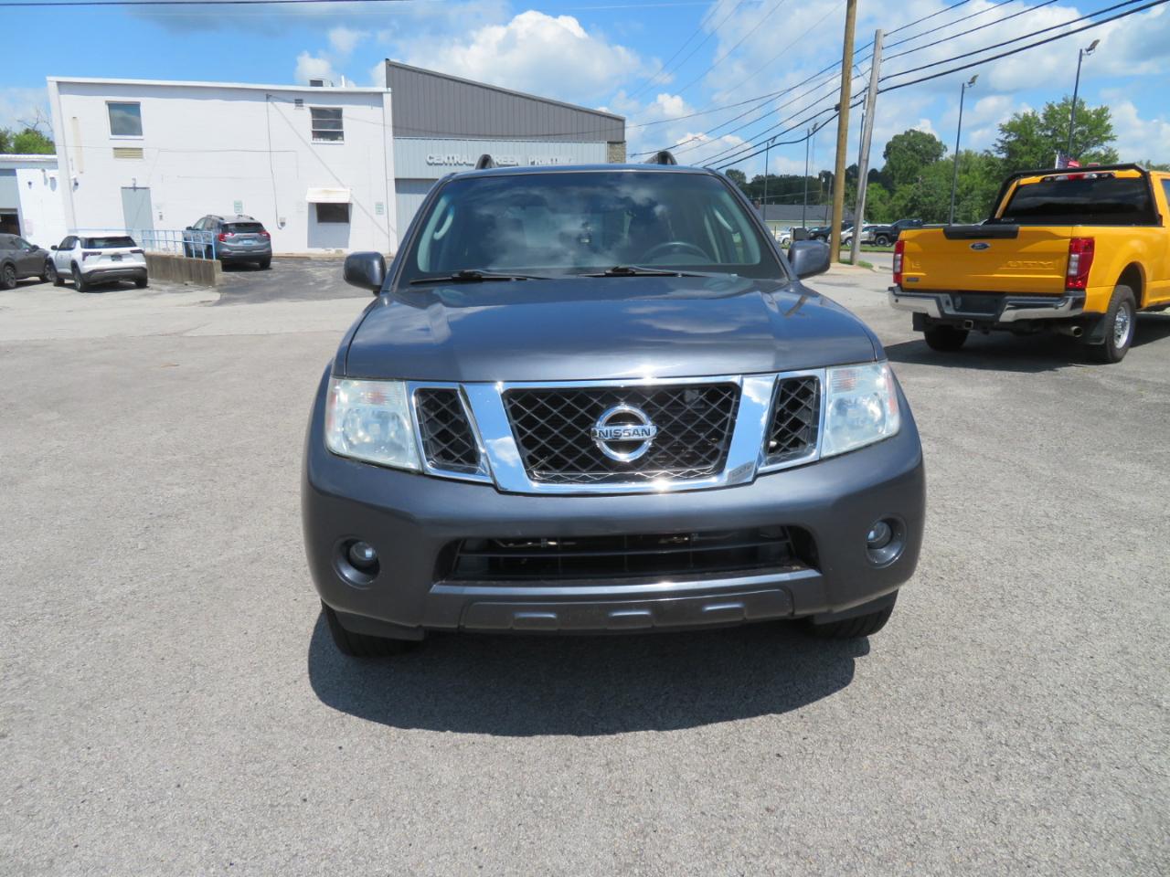 Nissan Pathfinder 2WD 4dr V6 SV 2011