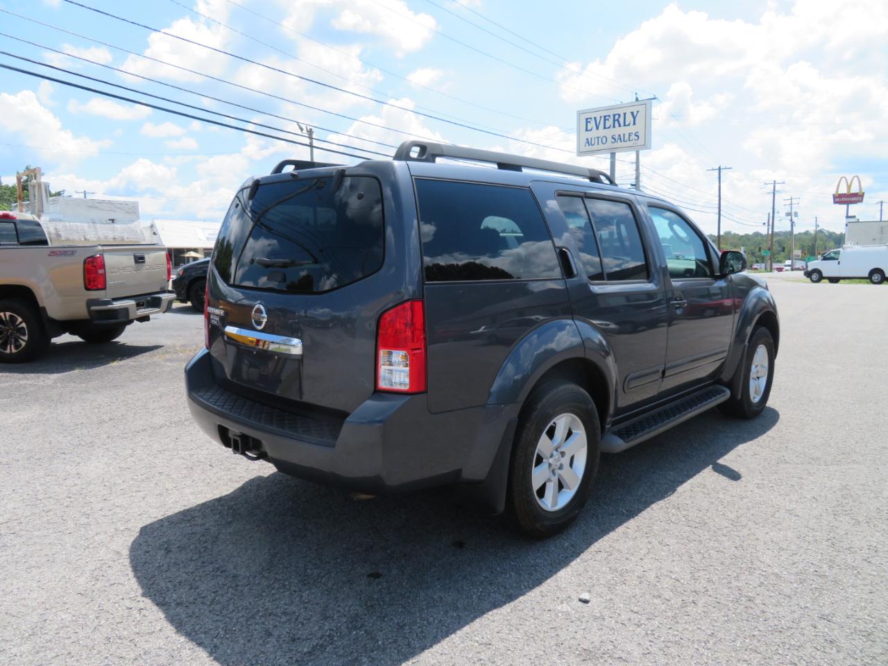 Nissan Pathfinder 2WD 4dr V6 SV 2011