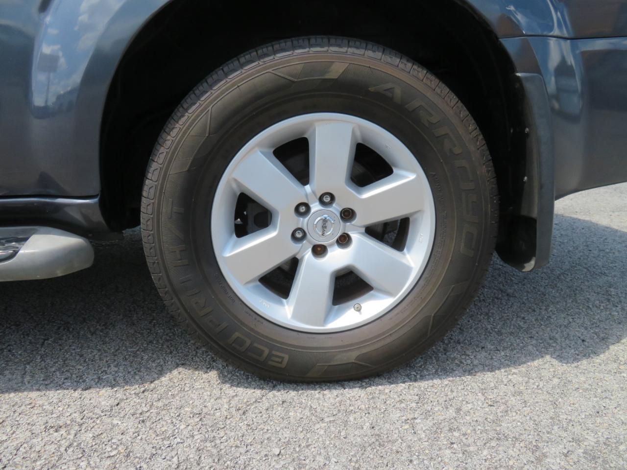 Nissan Pathfinder 2WD 4dr V6 SV 2011