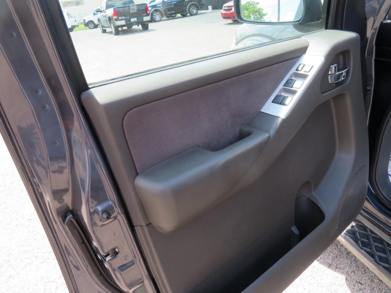 Nissan Pathfinder 2WD 4dr V6 SV 2011
