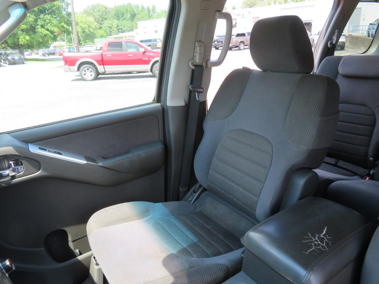 Nissan Pathfinder 2WD 4dr V6 SV 2011