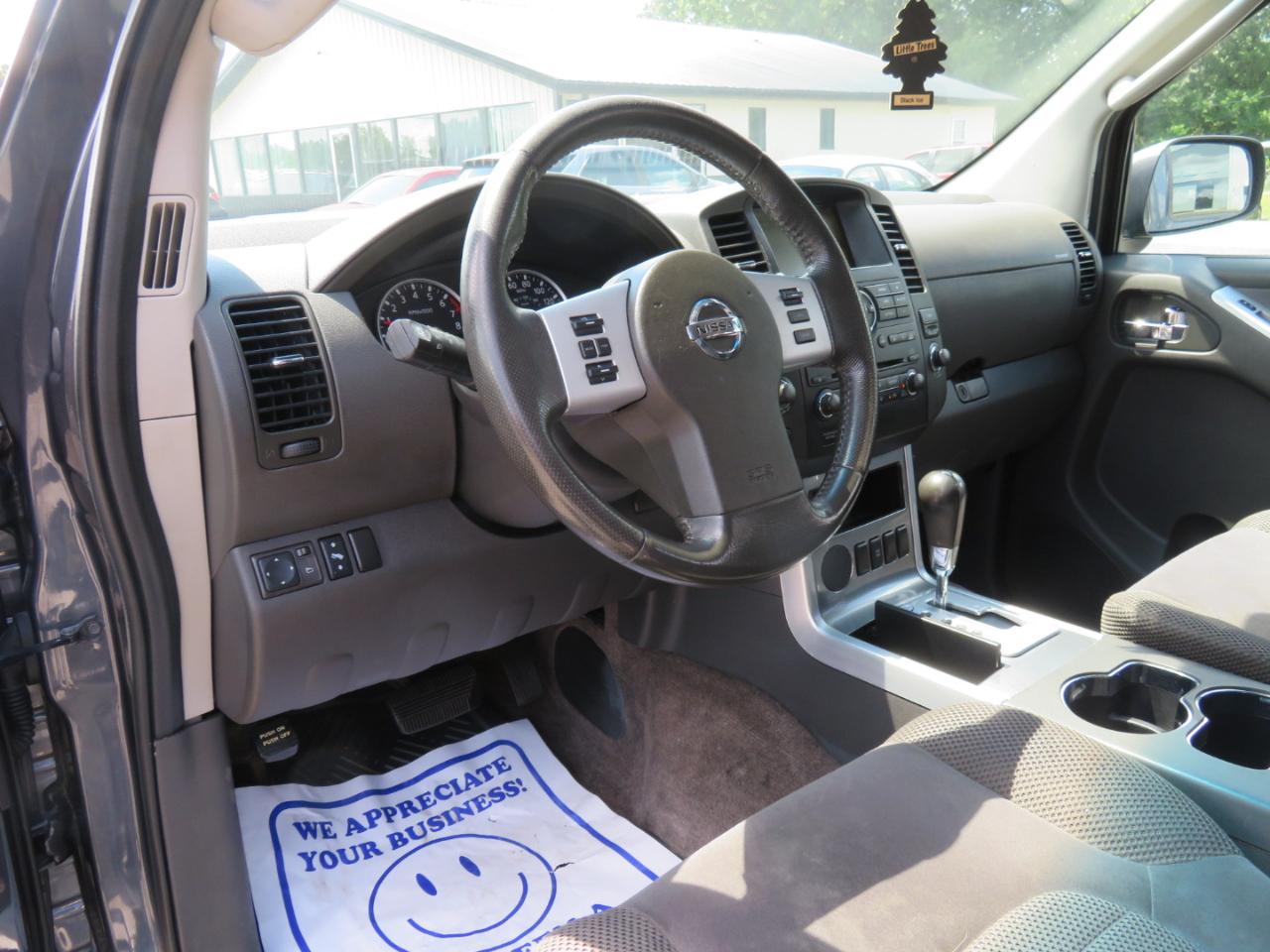 Nissan Pathfinder 2WD 4dr V6 SV 2011