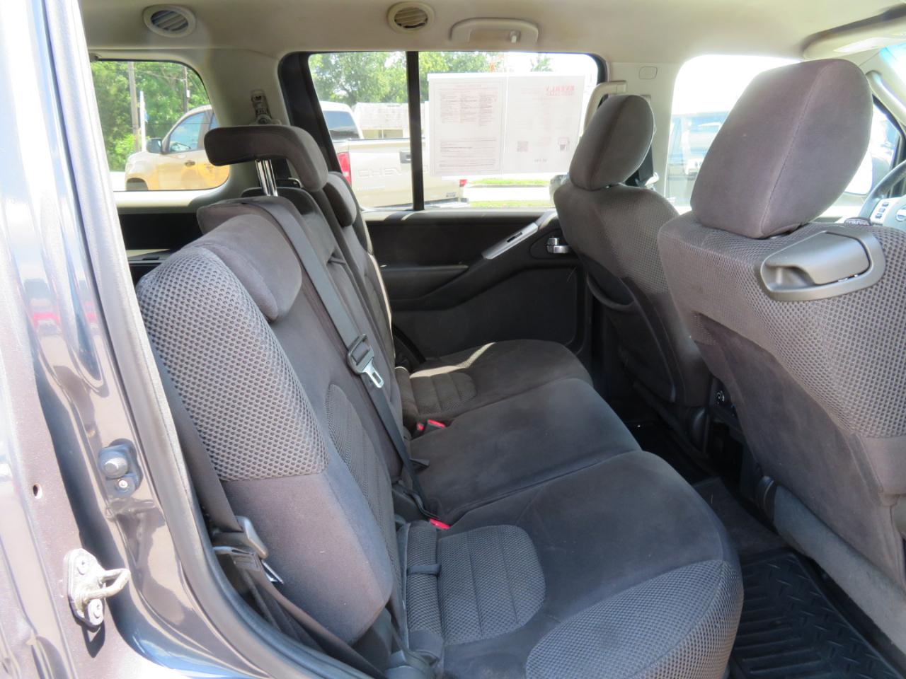 Nissan Pathfinder 2WD 4dr V6 SV 2011