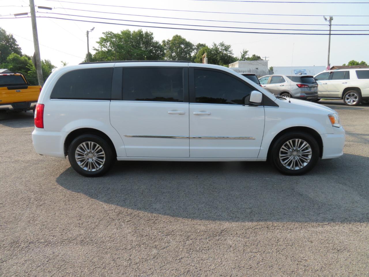 Chrysler Town & Country 4dr Wgn Touring w/Leather 2016