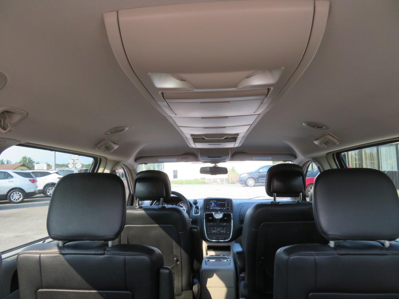 Chrysler Town & Country 4dr Wgn Touring w/Leather 2016