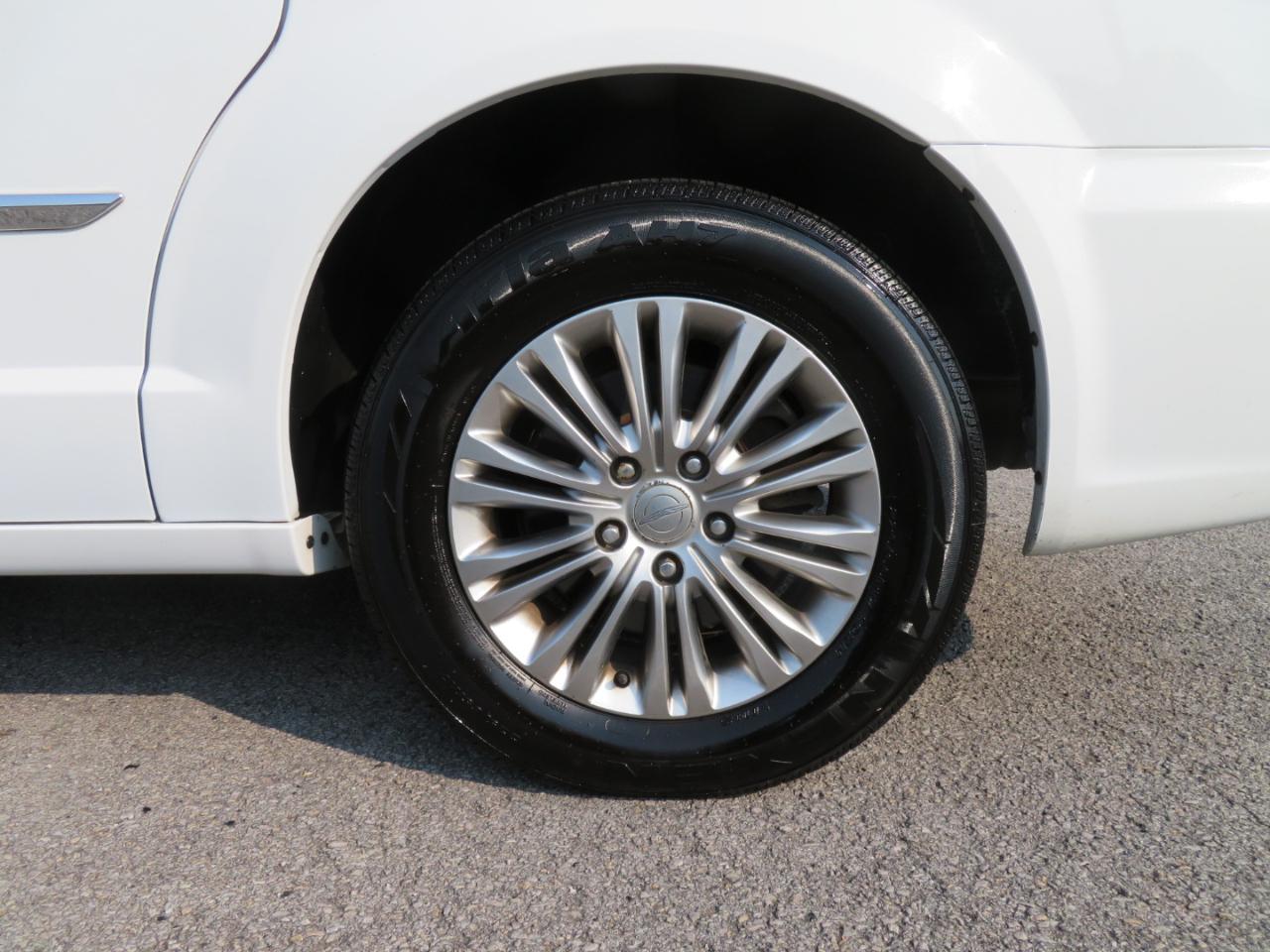 Chrysler Town & Country 4dr Wgn Touring w/Leather 2016