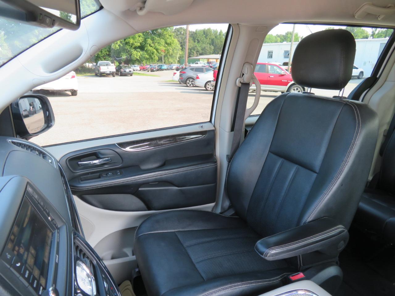 Chrysler Town & Country 4dr Wgn Touring w/Leather 2016