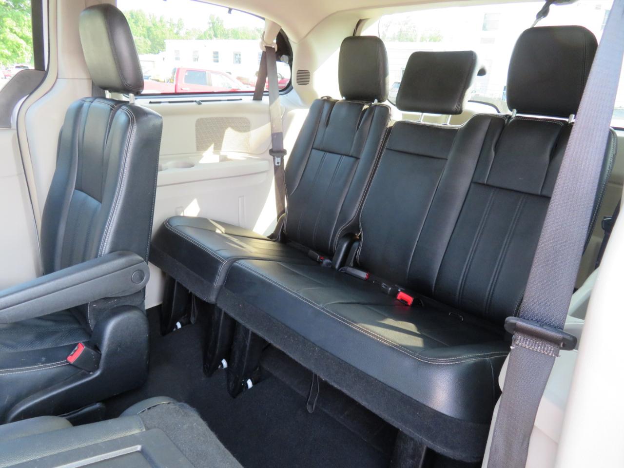 Chrysler Town & Country 4dr Wgn Touring w/Leather 2016