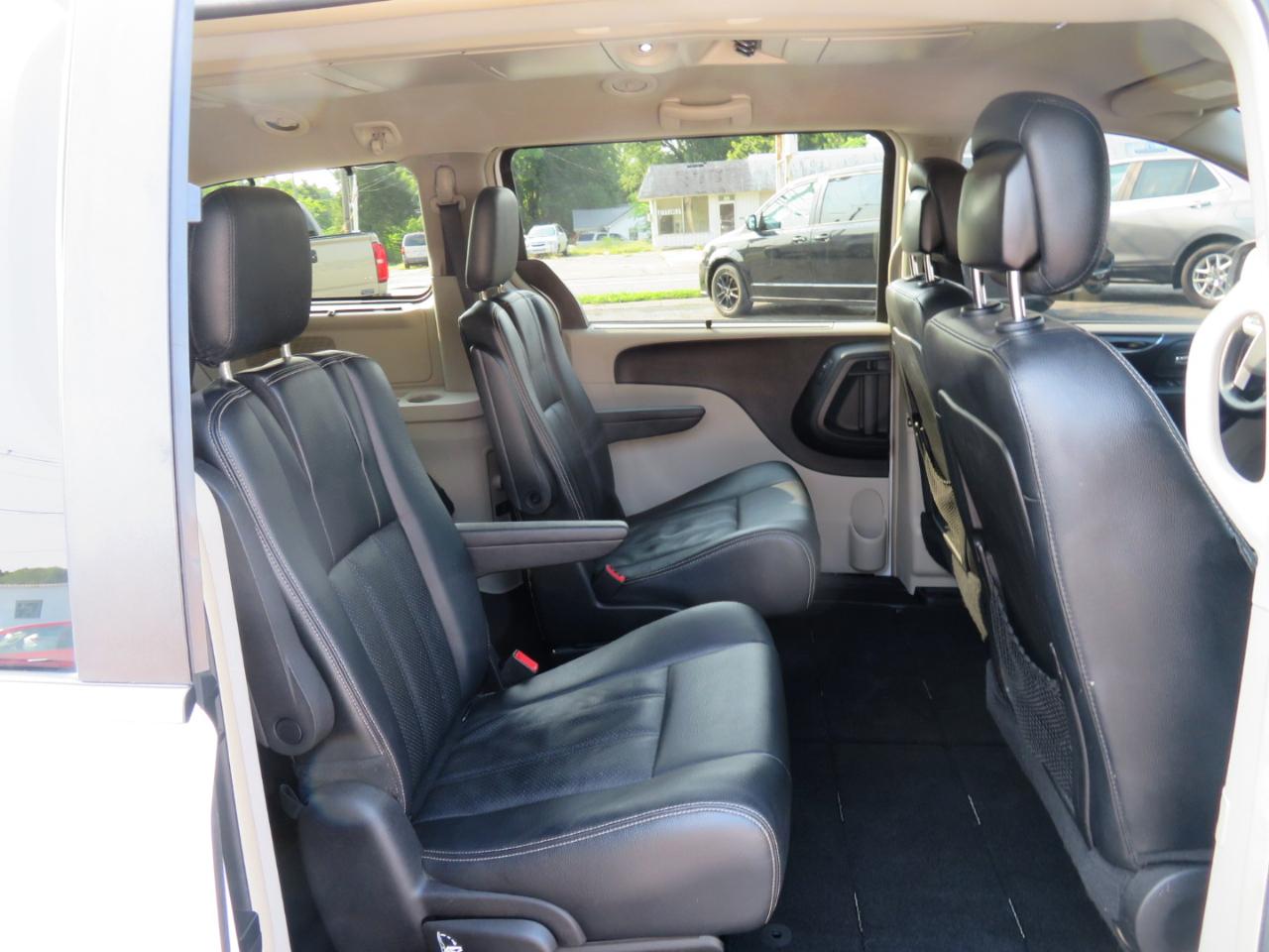 Chrysler Town & Country 4dr Wgn Touring w/Leather 2016