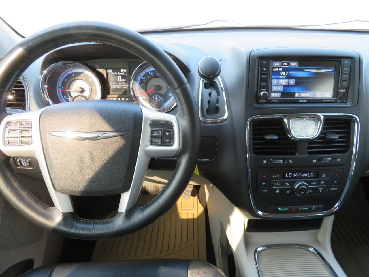 Chrysler Town & Country 4dr Wgn Touring w/Leather 2016