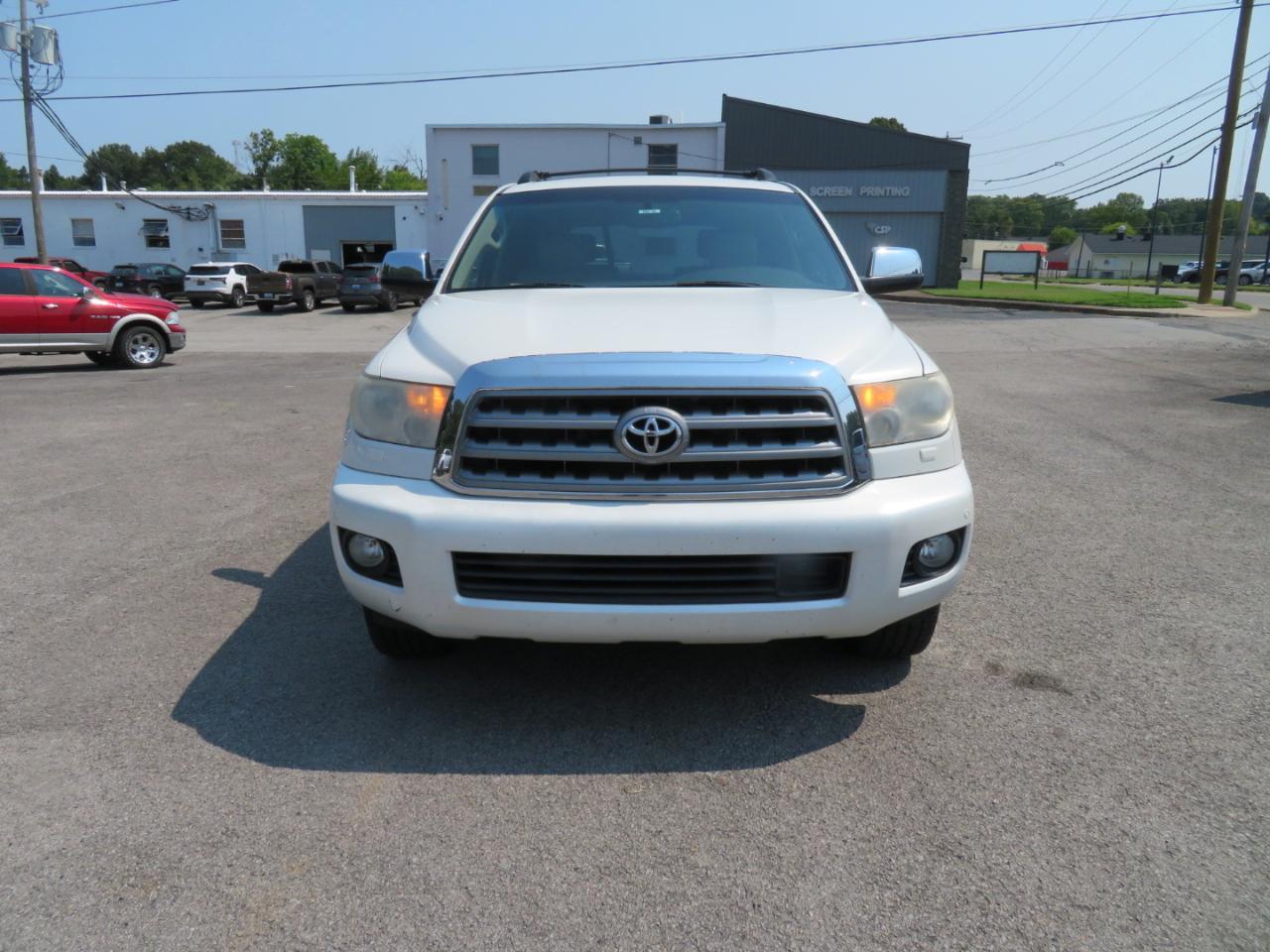Toyota Sequoia 4WD LV8 6-Spd AT Platinum (Natl) 2010