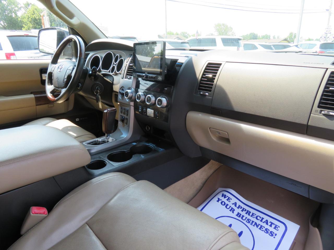 Toyota Sequoia 4WD LV8 6-Spd AT Platinum (Natl) 2010