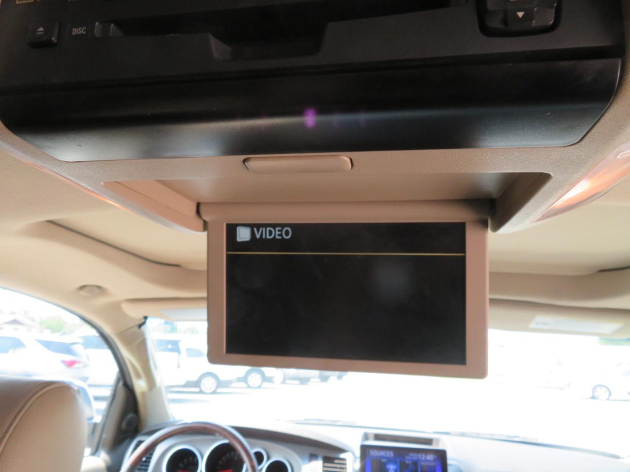 Toyota Sequoia 4WD LV8 6-Spd AT Platinum (Natl) 2010