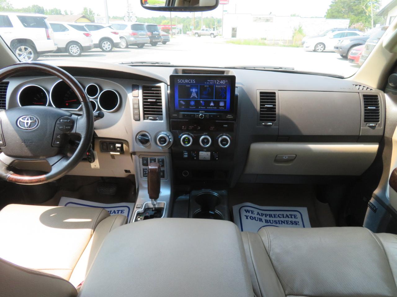 Toyota Sequoia 4WD LV8 6-Spd AT Platinum (Natl) 2010