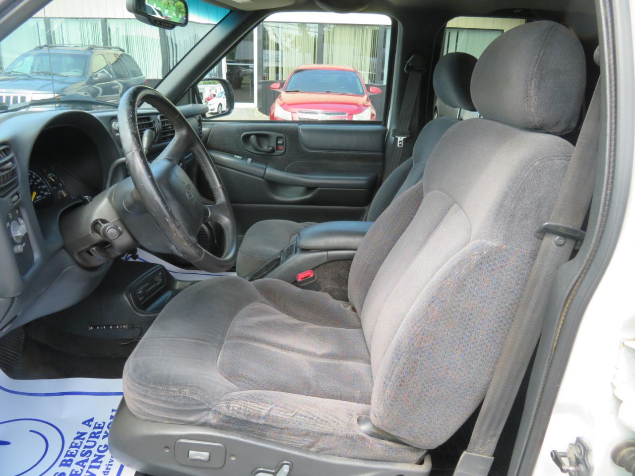 Chevrolet Blazer 4dr 4WD LT 2000