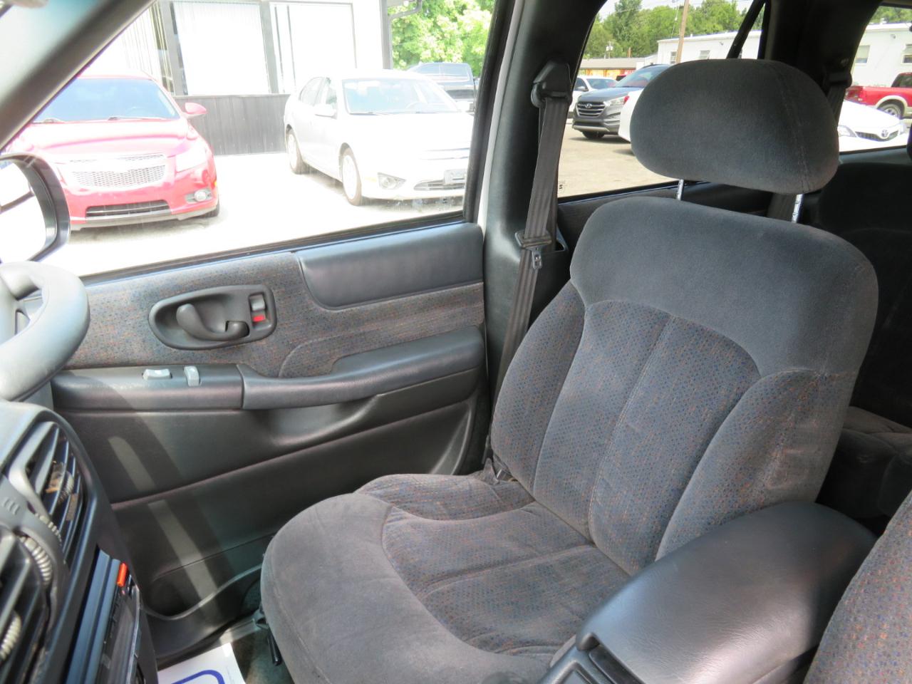 Chevrolet Blazer 4dr 4WD LT 2000