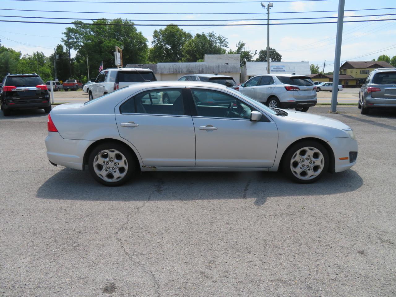 Ford Fusion 4dr Sdn SE FWD 2010